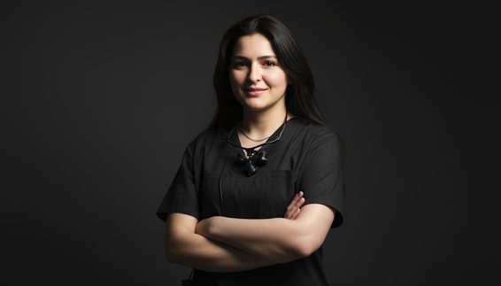 Dr. Mana Homaie, Zahnärztin